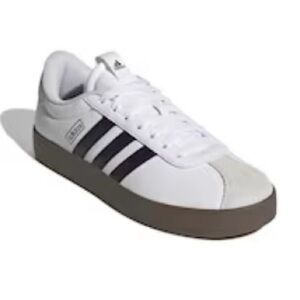Women’s Adidas size 6.5. They have been worn 5 times.